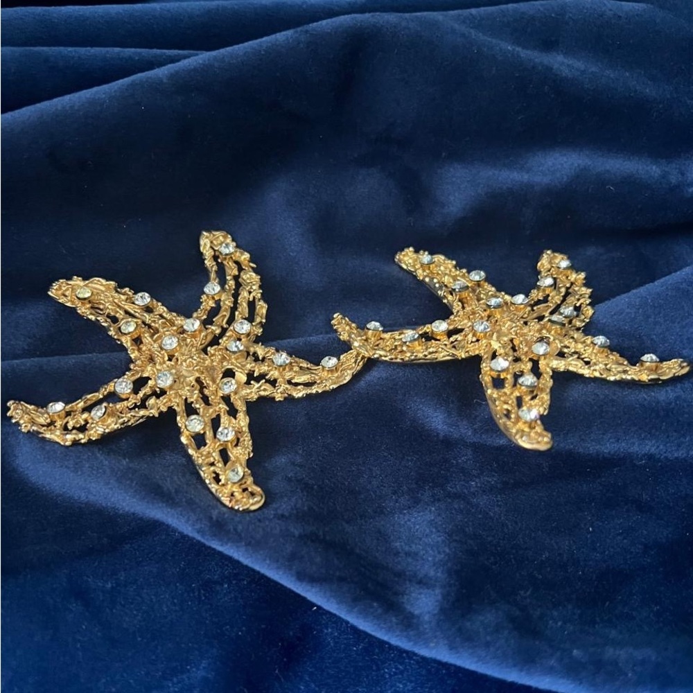 VNTG Gianni Versace Gold Starfish clip on earrings - Picture 3 of 6